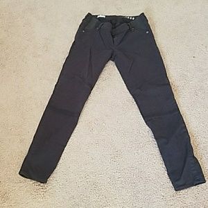 Gap maternity skinny jeans with knee detail
